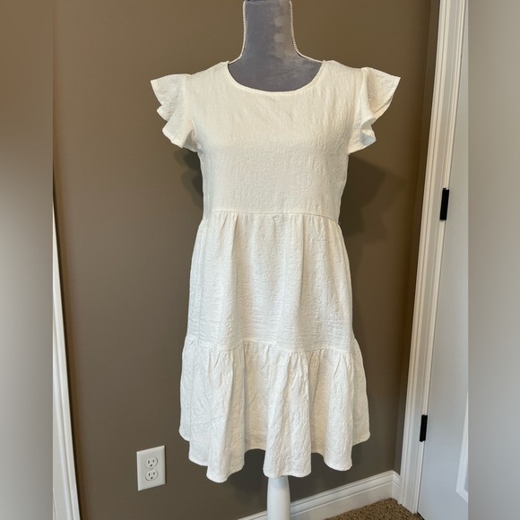 Esther and Co White Textured Cotton Tiered Dress with flutter sleeves Sz SM - Picture 1 of 7